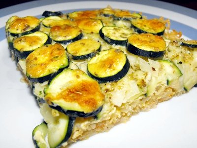 This zucchini quiche recipe is one of the versatile quiche recipes. In this case a rice base is selected.