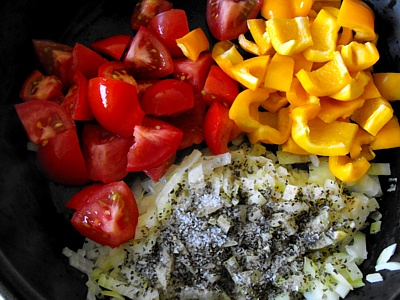 Step 1 - Saute onions; season with basil, pepper and salt; add diced tomatoes and capsicum