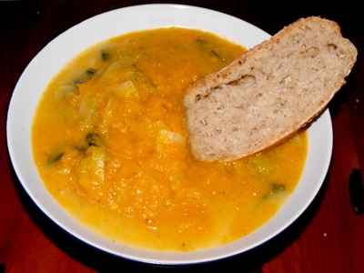For those cold winter months this easy pumpkin soup recipe is heart warming and a real comfort food. Enjoyed with bread and butter.