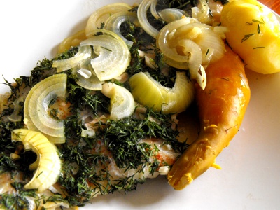 fish fillet with dill and onion