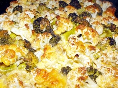 The broccoli cauliflower casserole is a warming dish that is easy to prepare. As leftover, it is easily warmed up the next day.