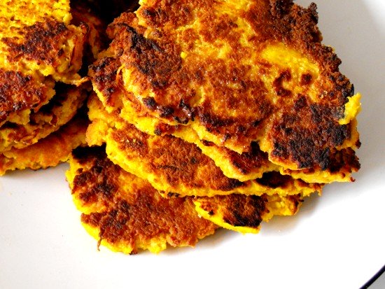 Carrots, eggs and coconut flour flavoured with fresh turmeric and ginger turn out some tasty carrot pancakes.