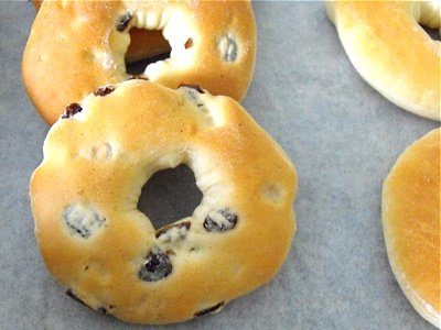 Doughnut with raisins