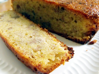 The easy banana bread recipe leaves on the taste buds a sweet, moist and fruity sensation with a nutty under flavour. 